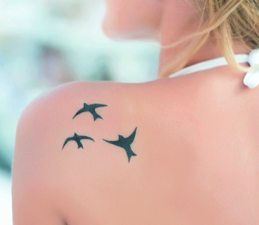 ad_tattoos_woman-shoulder-birds_square_2021.j